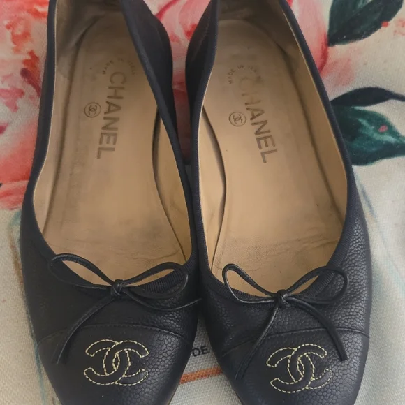 Chanel Black Leather Loafers with Bow - Picture 1 of 4